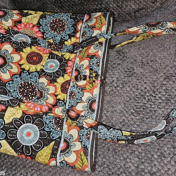 Large Vera Bradley Tote - Picture 7 of 9